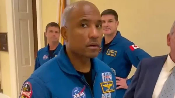 Astronauta foi confrontado