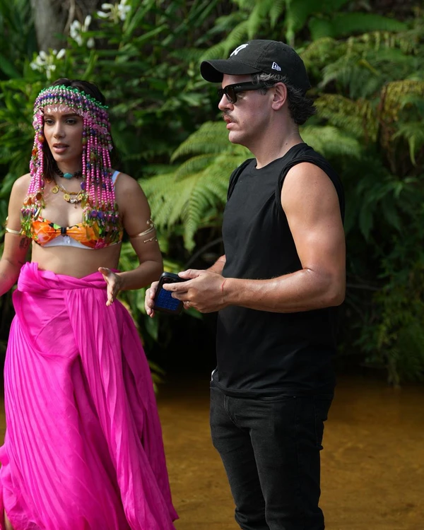 Bastidores de EQUILIBRIVM revelam como Anitta transformou espiritualidade, brasilidade e arte popular em uma narrativa audiovisual dividida em atos por Duh Marinho