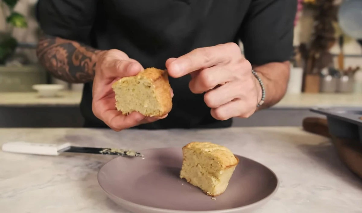Bolo de milho de Daniel Cady por Reprodução/Youtube