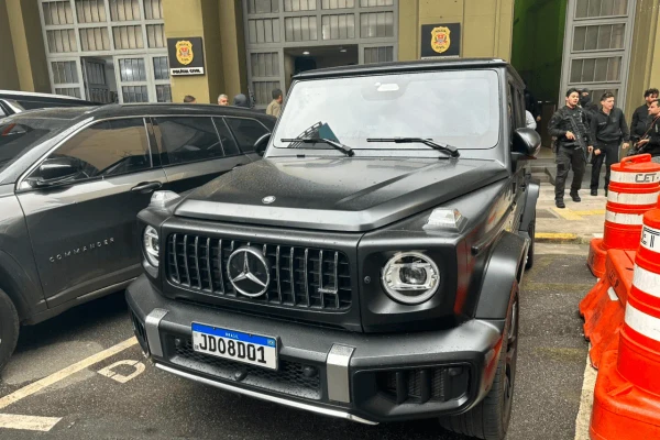 Carros de luxo foram apreendidos por Leonardo Amaro/Metrópoles
