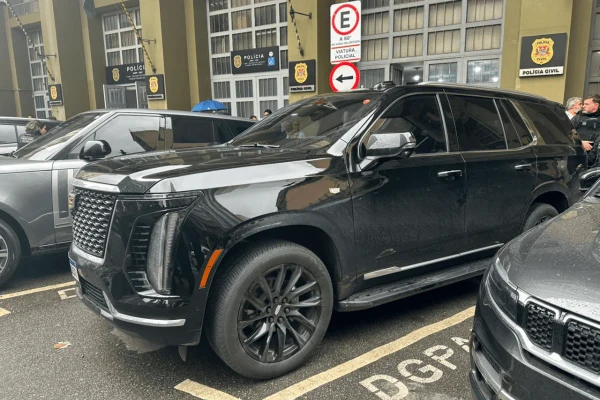 Carros de luxo foram apreendidos por Leonardo Amaro/Metrópoles