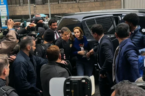 Deolane Bezerra foi presa acusada de lavar dinheiro para o PCC por Leonardo Amaro/Metrópoles