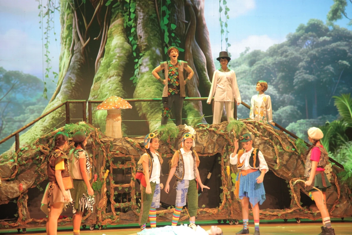 Estudantes entre seis e 18 anos dão vida a personagens de Peter Pan Jr. por Sora Maia/CORREIO