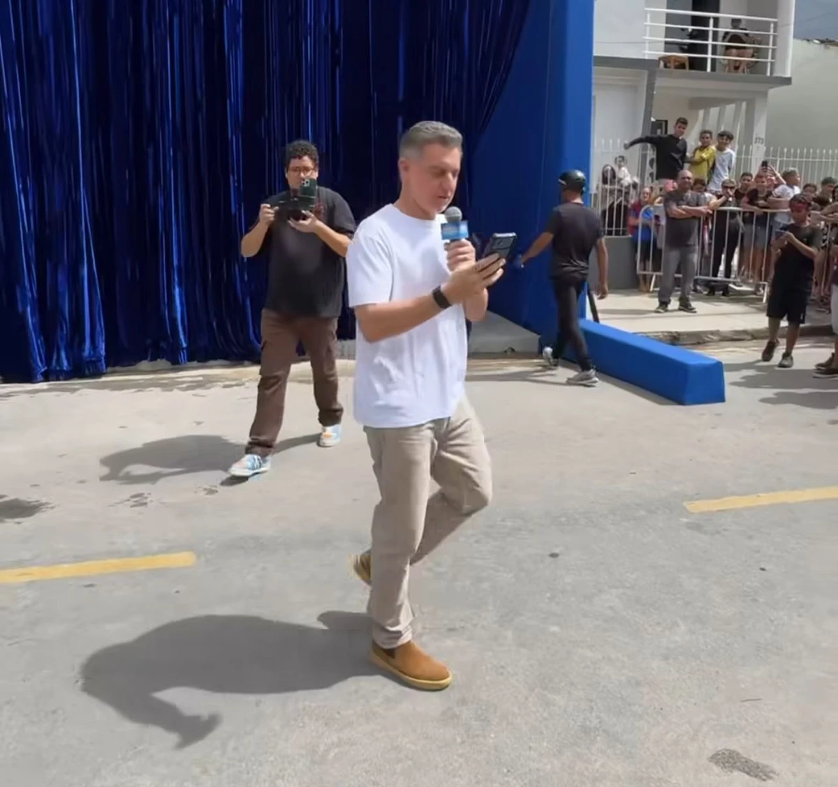 Luciano Huck em Senhor do Bonfim-BA por Leitor Alô Alô Bahia