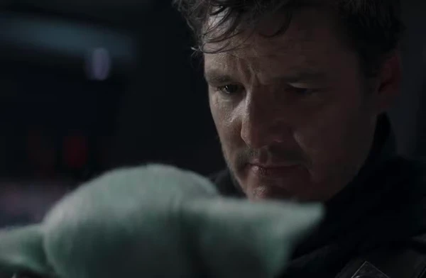 O Mandaloriano (Pedro Pascal) e Grogu no novo filme de 'Star Wars'  por Divulgação