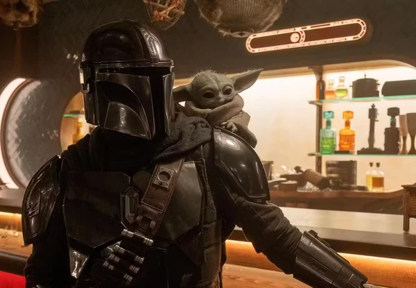 O Mandaloriano (Pedro Pascal) e Grogu no novo filme de 'Star Wars'  por Divulgação
