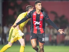 Imagem - Com brilho de Renê e Erick, Vitória supera Internacional e dá salto na tabela do Brasileirão