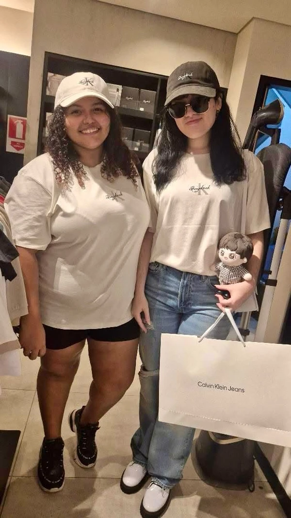 JungKook e Calvin Klein por Reprodução