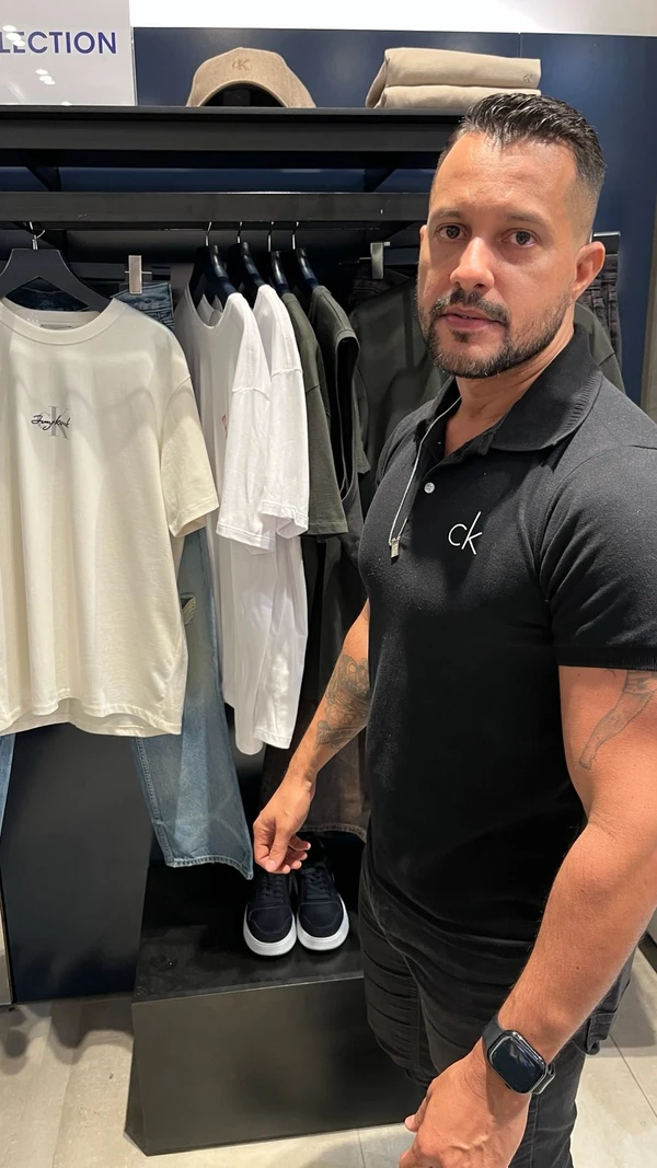 JungKook e Calvin Klein por Reprodução