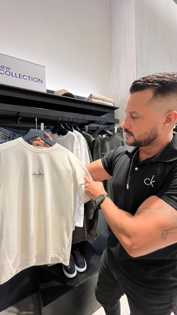 JungKook e Calvin Klein por Reprodução
