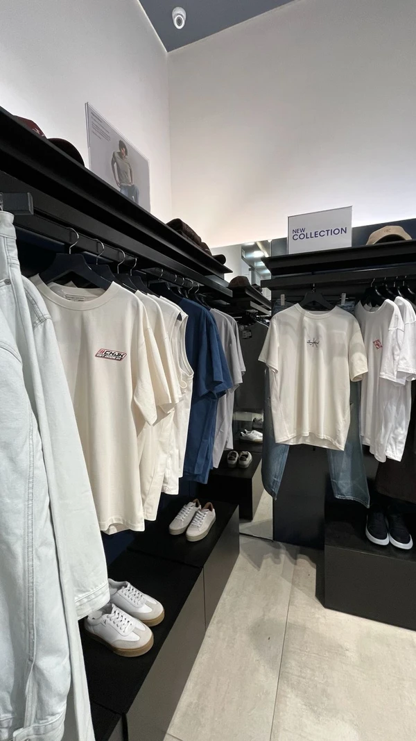 JungKook e Calvin Klein por Reprodução