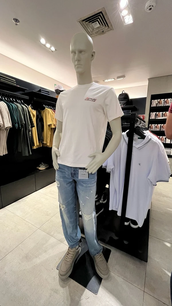 JungKook e Calvin Klein por Reprodução