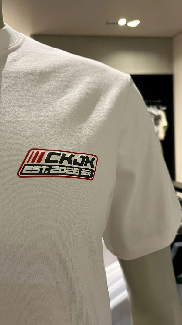 JungKook e Calvin Klein por Reprodução