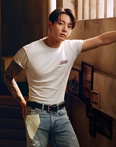 JungKook e Calvin Klein por Reprodução