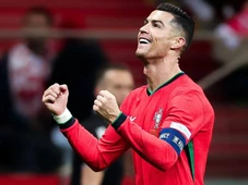 Imagem - Frase de CR7: 'O amor me fortalece. O ódio me torna imparável' - reflexão de sobre críticas e motivação