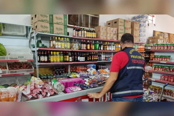Fiscalização apreendeu materiais