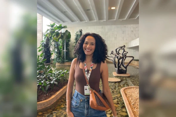Flávia Medeiros por Reprodução