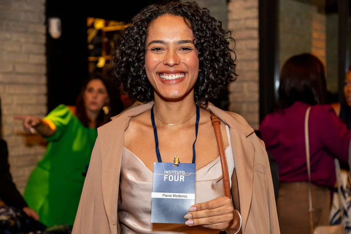 Flávia Medeiros por Reprodução
