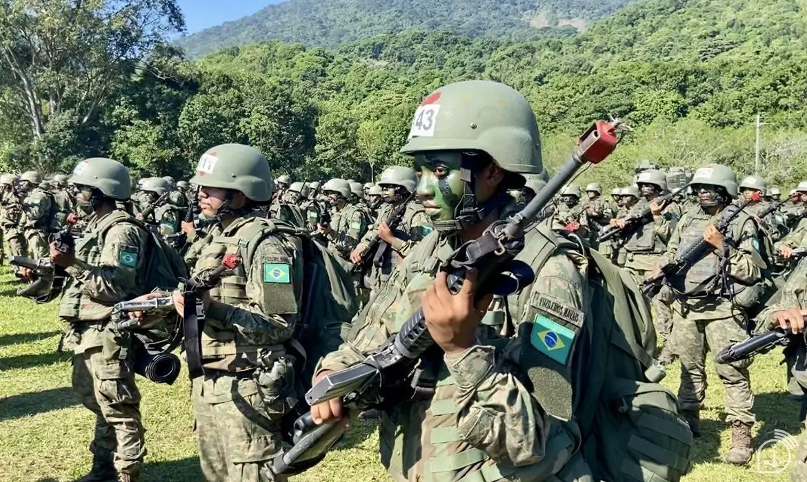Mais de 500 fuzileiros, drones e blindados: ONU inicia avaliação internacional da tropa de elite da Marinha no Brasil