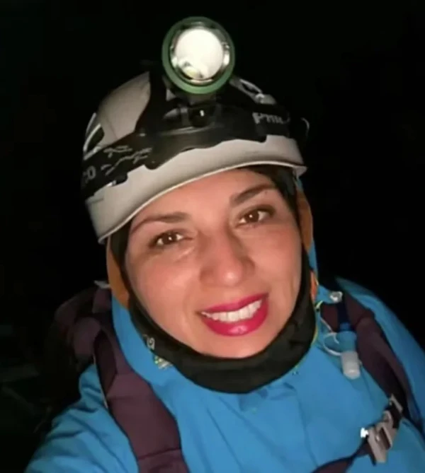 Mulher morre após cair de 600 metros durante escalada em vulcão por Reprodução