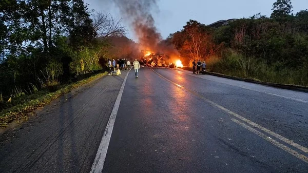 Ônibus seguia para Aracaju por Divulgação/Corpo de Bombeiros