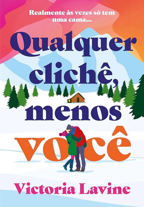Qualquer clichê, menos você, de Victoria Lavine (Arqueiro). A aclamada autora de romances Margot Bradley tem um segredo: não acredita em finais felizes.Em seu computador, ela tem um arquivo com todos os finais alternativos que já escreveu. Em vez de casamentos ao pôr do sol e bebês fofinhos, traições e divórcios. Quando esse documento é hackeado e vazado, ela se vê cancelada pelos leitores e dispensada pela editora.Para continuar sustentando a irmã, que sofre de uma doença crônica, Margot decide trocar as histórias de amor por romances policiais. Então parte para uma estadia de seis semanas no Alasca, onde pretende mergulhar no gênero e escrever um livro novo. Lançamento dia 2.  por Reprodução