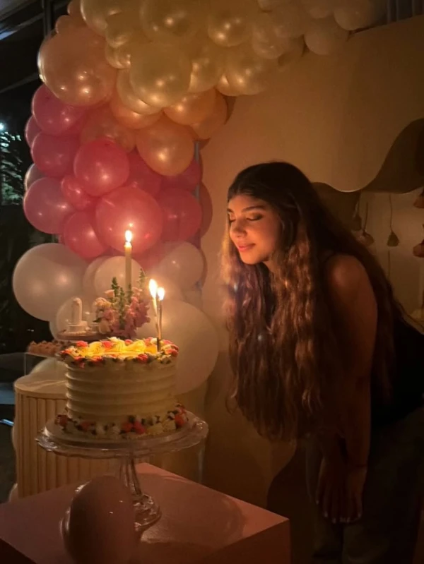 Sofia, filha de Grazi Massafera e Cauã Reymond, celebrou 14 anos com festa intimista por Reprodução