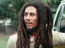 Imagem - Frase de Bob Marley do dia: 'Dinheiro não pode comprar vida' - a reflexão de  sobre felicidade e vazio emocional