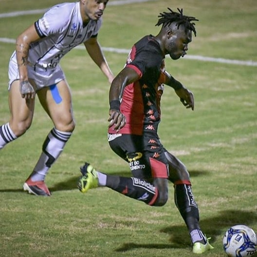 Jordy Caicedo jogou no Vitória entre 2019 e 2021 por Reprodução