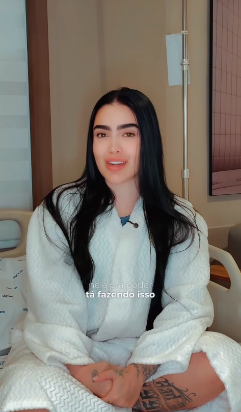 MC Mirella fez combo de cirurgias por Reprodução/Instagram