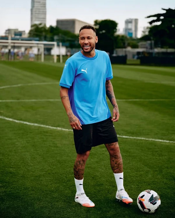 Neymar segue sendo o brasileiro mais seguido do Instagram, com 233 milhões por Reprodução/Instagram