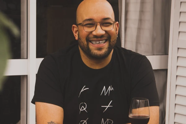 Quatro especialistas compartilharam visões e apostas para o mercado do vinho: Lucinara, Vinicius, Keli e Diego, em sentido horário