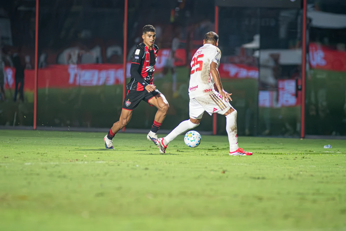 Renê em ação pelo Vitória por Victor Ferreira/ECV