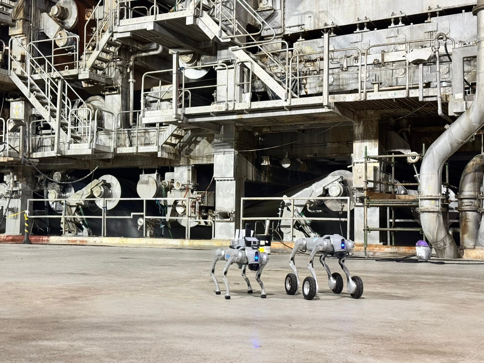 Robôs atuam em inspeção de equipamentos na área de produção de celulose da Suzano em Mucuri por Divulgação