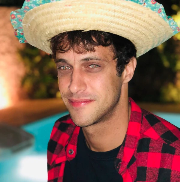 Ator Ronny Krwiat por Reprodução | Instagram