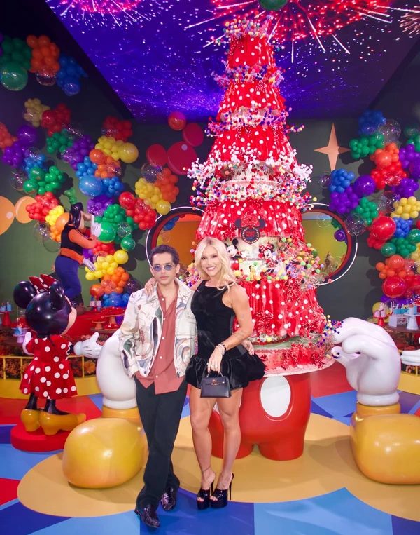 Bolo da festa de 5 anos de Maria Alice, filha de Virginia e Zé Felipe por Reprodução/Instagram