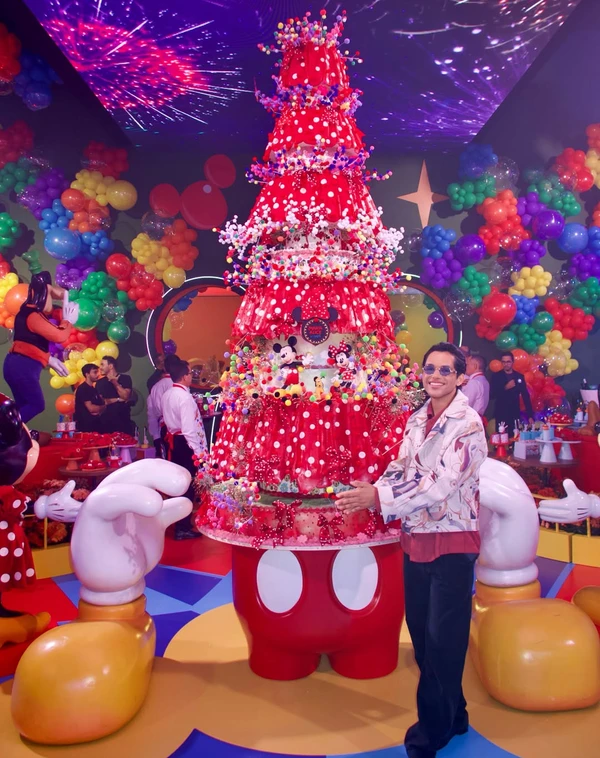 Bolo da festa de 5 anos de Maria Alice, filha de Virginia e Zé Felipe por Reprodução/Instagram