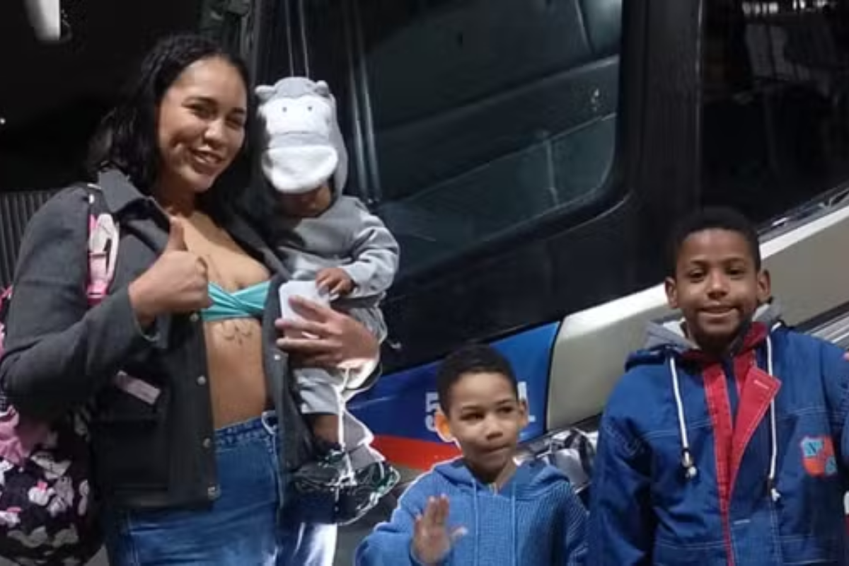 Juliana era mãe de Renan (no colo) e de Enzo (no centro) e tia de João Victor (à direita) por Reprodução