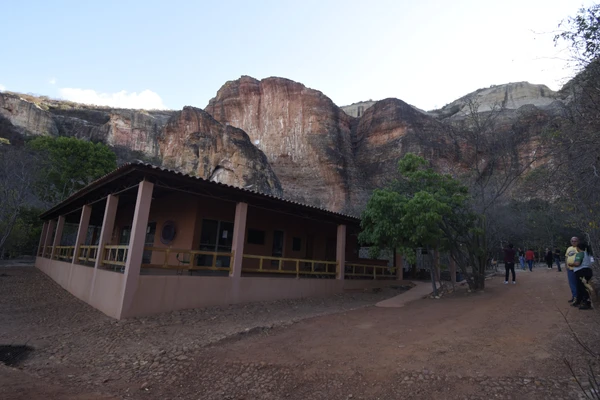 E o Projeto Cerâmica da Serra da Capivara, que resgata técnicas tradicionais e gera renda para ceramistas locais por Francisco Gilásio/Governo do Piauí