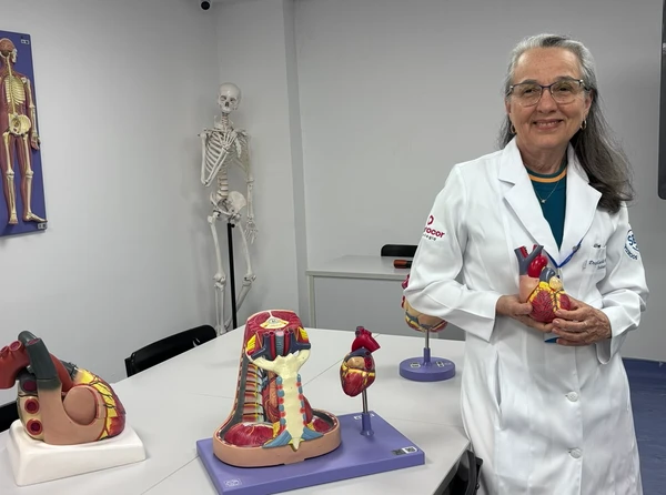 A médica tem trajetória marcada pela dedicação à cardiologia por Acervo institucional