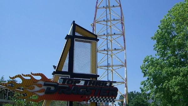 A Top Thrill 2, em Cedar Point, chega a 128 metros de altura e mantém o recorde de montanha-russa de aço mais alta por Coasterman1234 / Wikimedia Commons