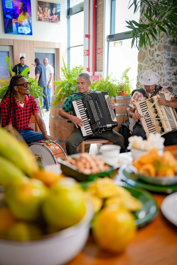 Café da manhã junino no Casarìa por Roberto Abreu