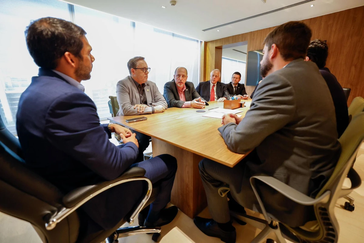 Dirigentes se reuniram com representantes da CBF