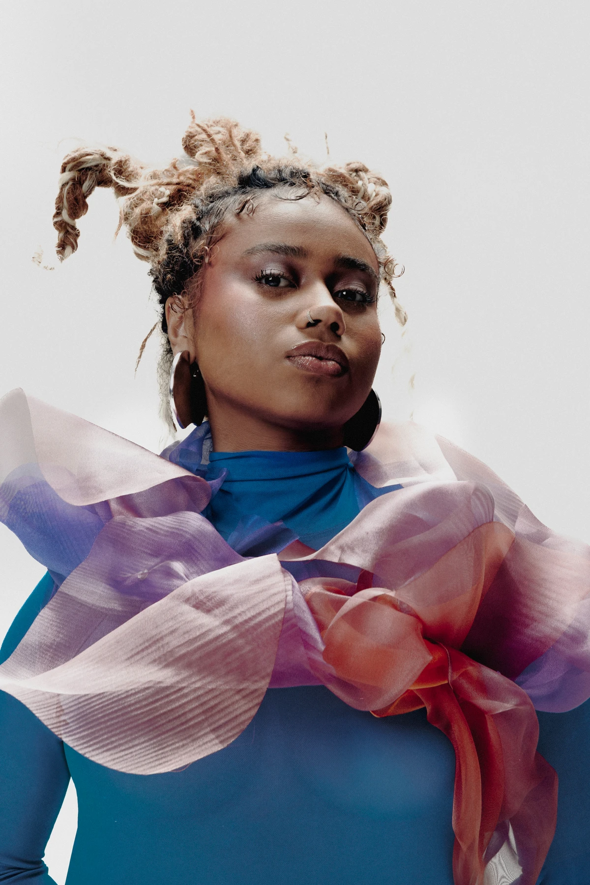 ‘MAIS FORTE QUE A DÚVIDA', novo álbum da cantora Melly por Divulgação 