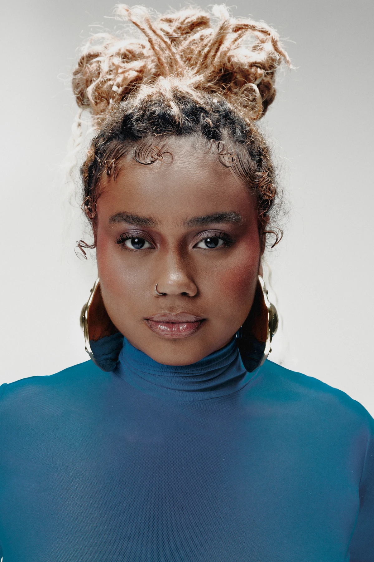 ‘MAIS FORTE QUE A DÚVIDA', novo álbum da cantora Melly por Divulgação 