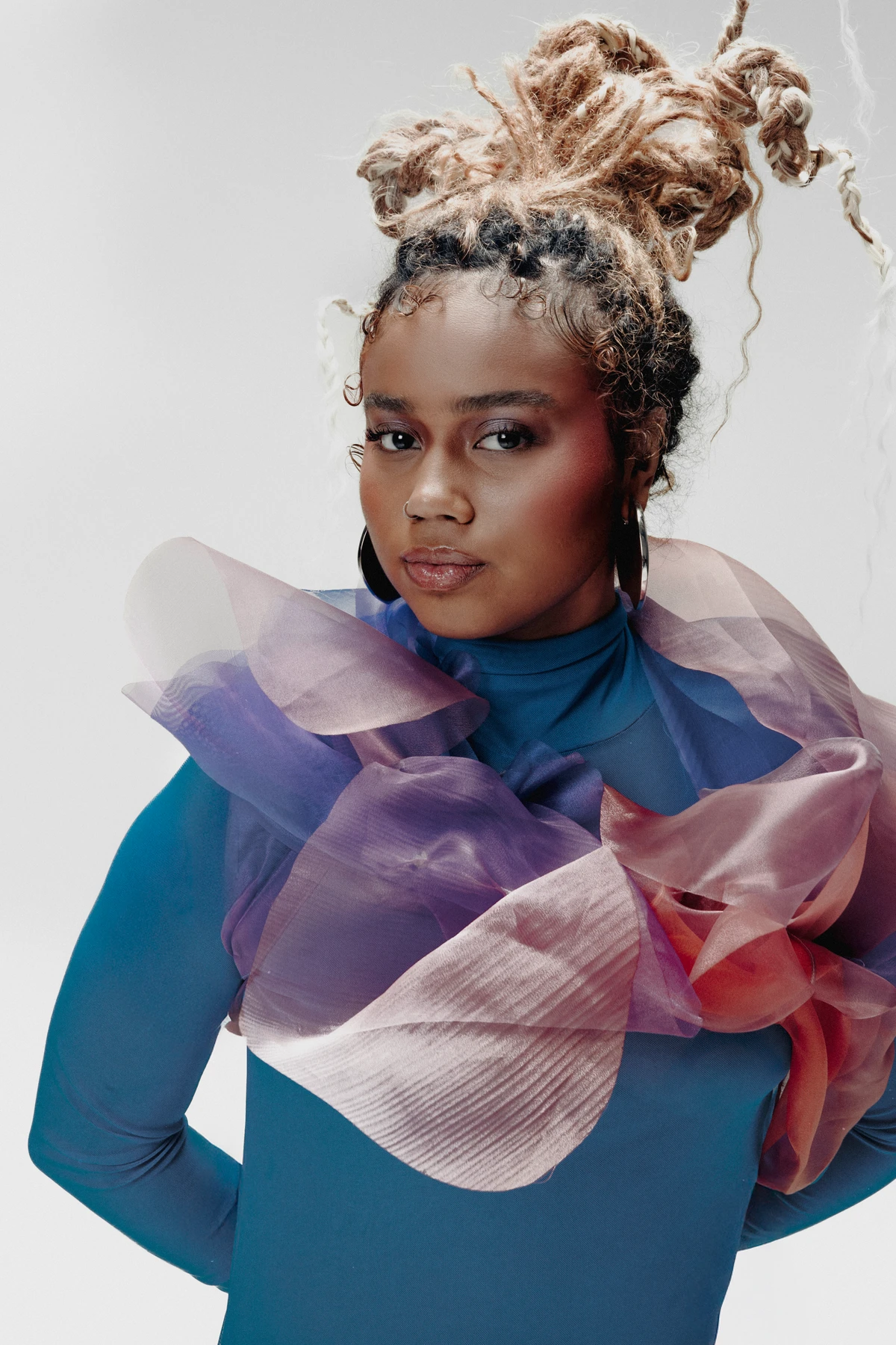 ‘MAIS FORTE QUE A DÚVIDA', novo álbum da cantora Melly por Divulgação 
