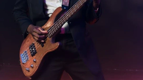 O heavy metal entra na história como gosto pessoal de Ryushin, não como prática oficial do Tendai por ANTONI SHKRABA production / Pexels