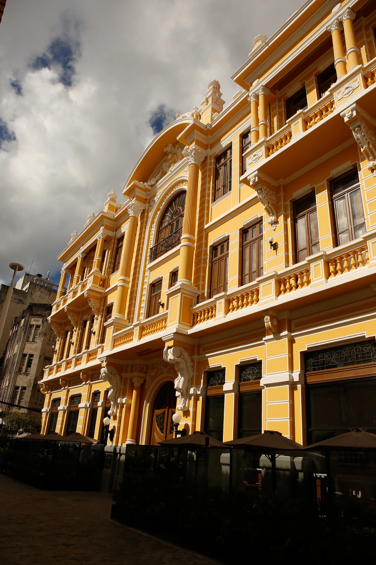 Palacete Tirachapéu por Betto Jr.