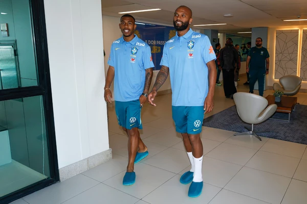 Rayan e Igor Thiago na Granja Comary, na apresentação da Seleção para a Copa do Mundo