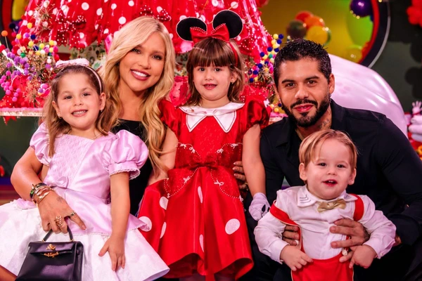 Virginia e Zé Felipe no aniversário de Maria Alice, que completou 5 anos